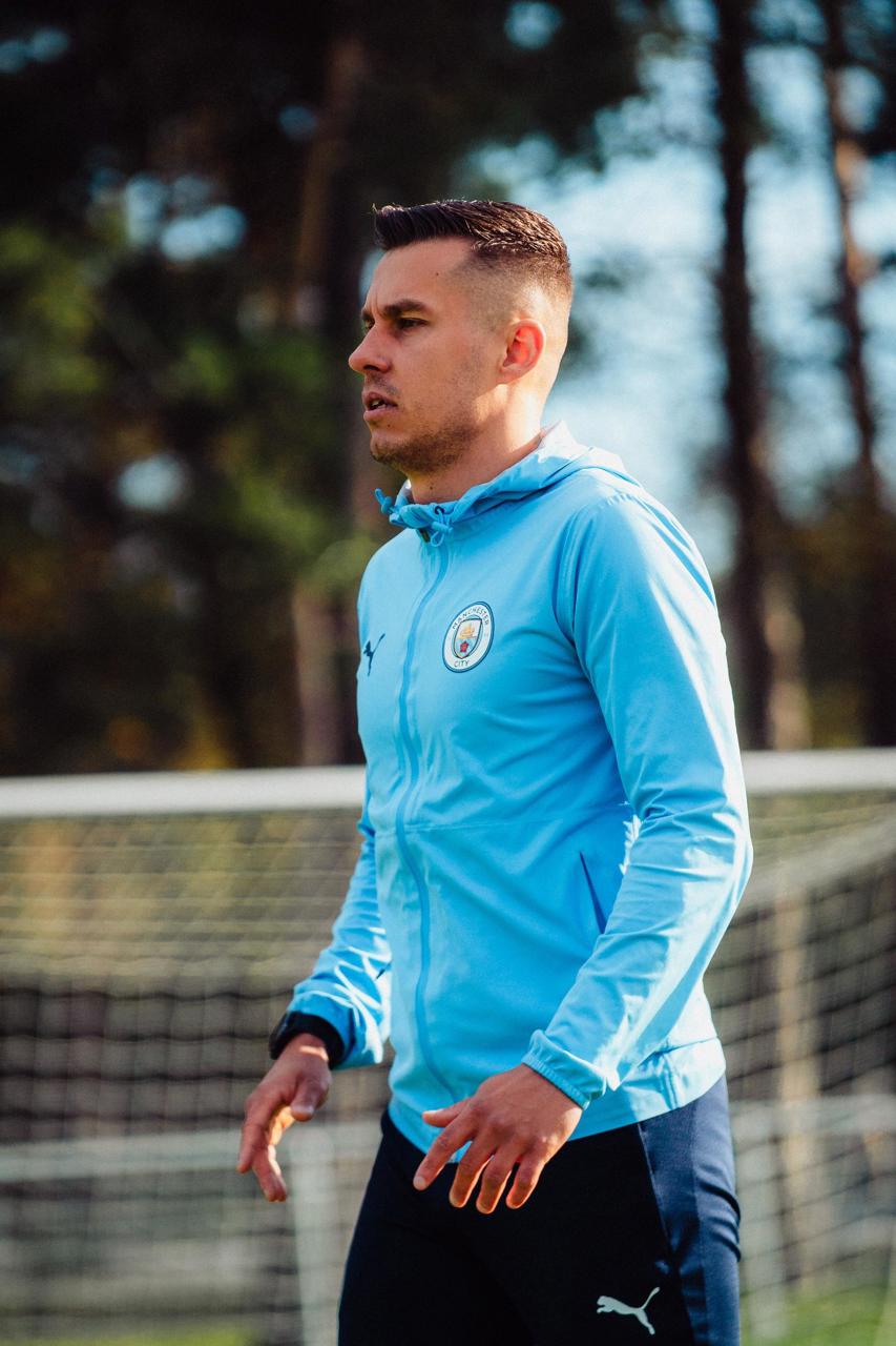 verticalcoach.jpg