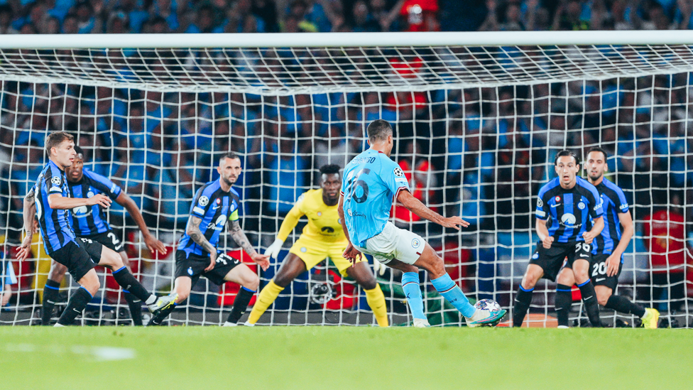 RODRIGOAL : Tendangan keras Rodrigo di babak kedua menyegel trofi Liga Champions perdana kami dalam kemenangan 1-0 atas Inter.