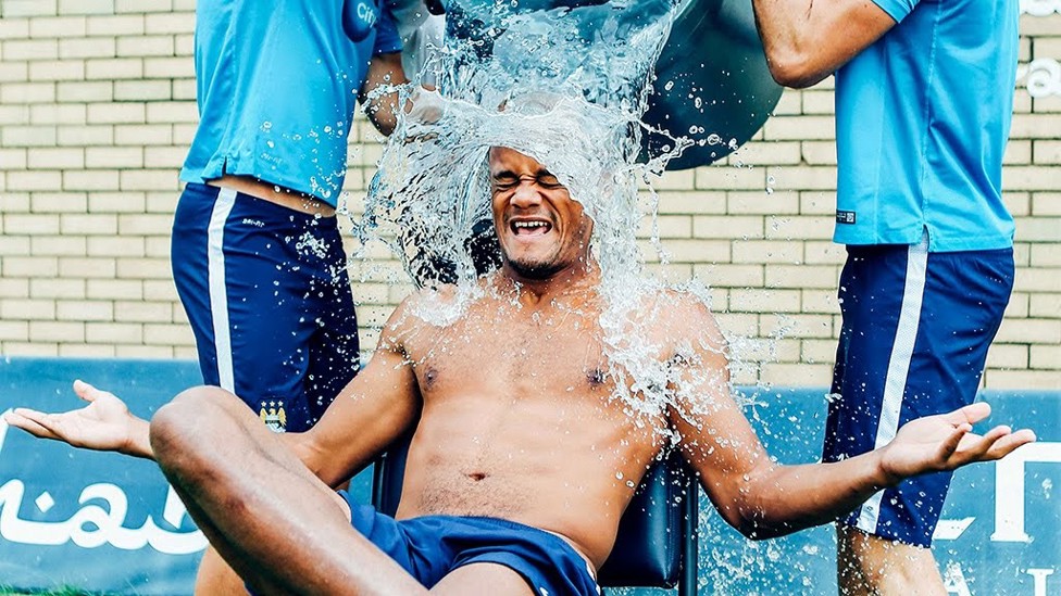 ICE BUCKET CHALLENGE : Splash!