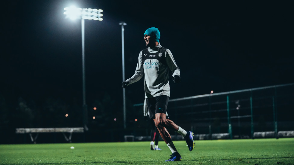 MAHRVELLOUS : Riyad Mahrez limbers up