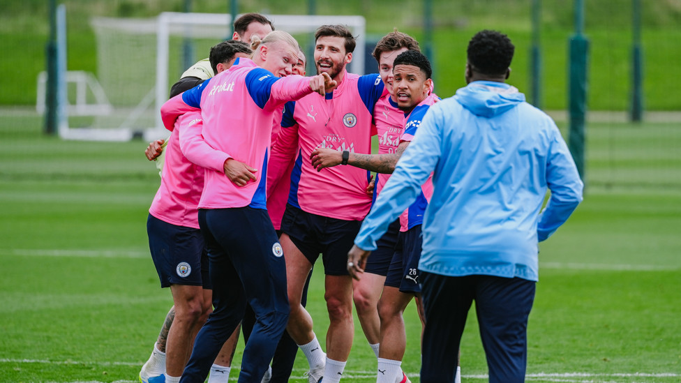 TEAMWORK  : Positive vibes in camp!