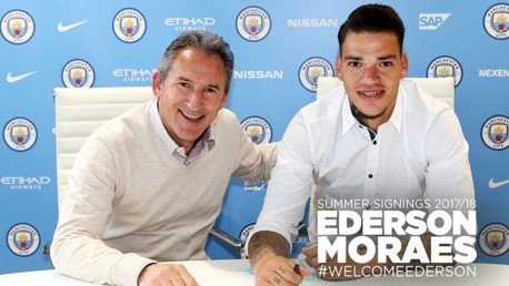 #TBT - Relembre a primeira entrevista de Ederson no City
