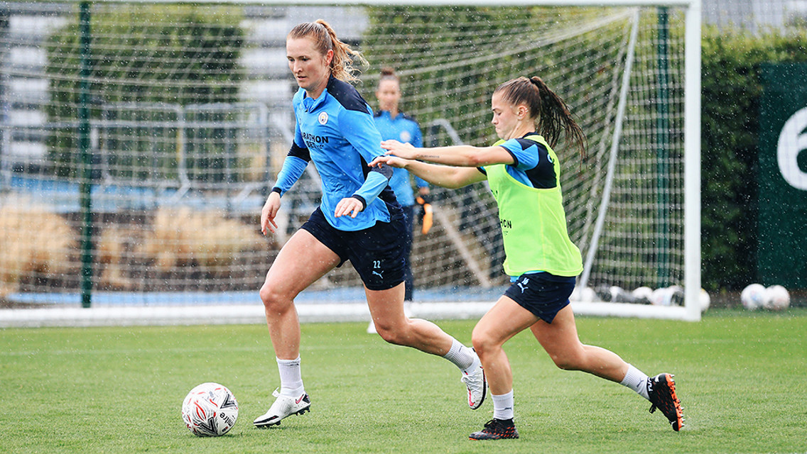 Gallery: Sam Mewis' first training session