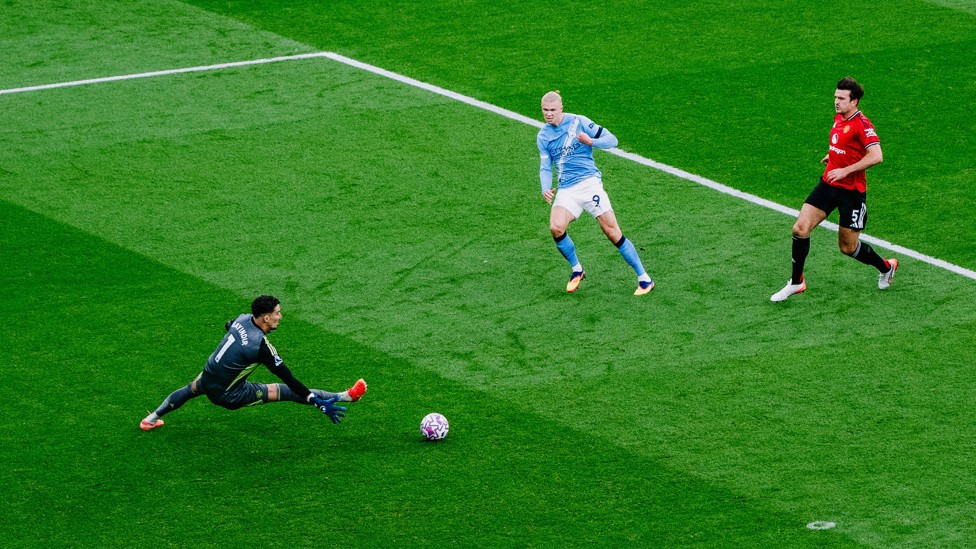 Manchester United (home) : Left foot. Inside the box