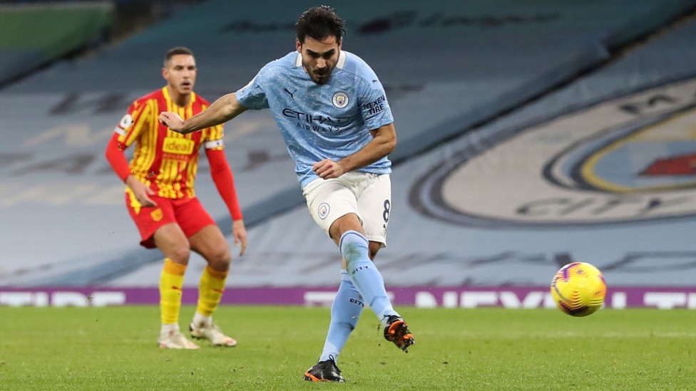 GÜNDOGAN. : Ilkay abrió el marcador y fue quien más remató a la meta del WBA.