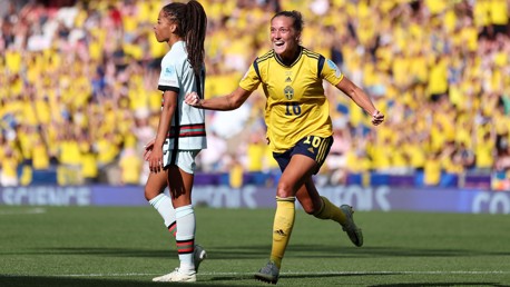 Angeldahl brace fires Sweden into quarter-finals