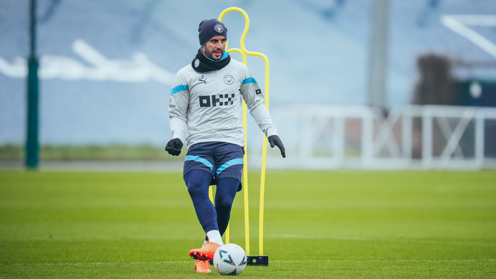 HAT TRICK: Kyle Walker dengan perlindungan dingin penuh