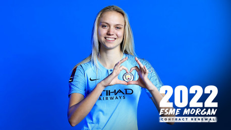 Esme Morgan: 2022 contract signing gallery