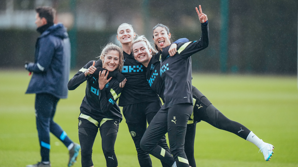 WINNERS : Smile for the camera!