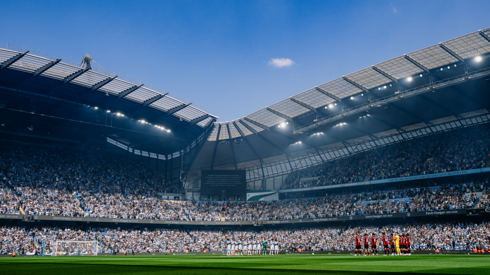 LEGEND OF THE GAME : A minute of applause for the late Kevin Keegan.