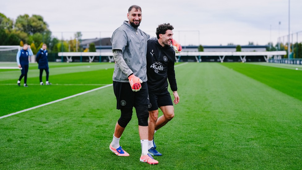 ARM ROUND THE SHOULDER : Gianluigi Donnarumma with Kovacic
