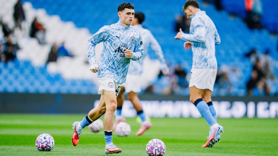 GETTING WARM  : Phil Foden preparing for kick-off.
