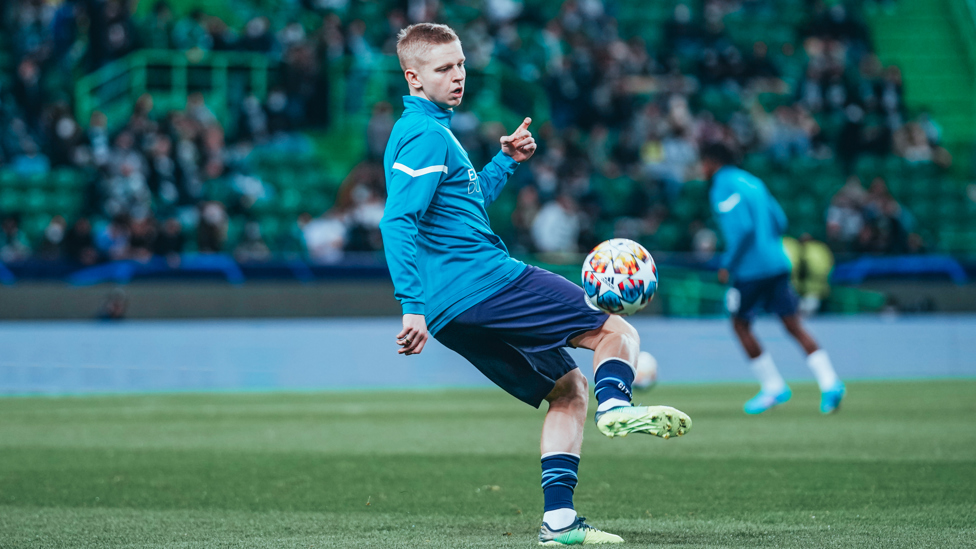 ZINCH-PERFECT : Zinchenko brings the ball down expertly.