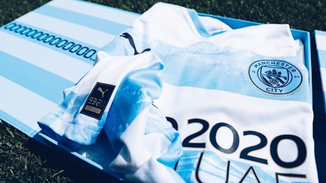Edisi Terbatas Jersey Perayaan 93:20 Dijual Jumat Ini!