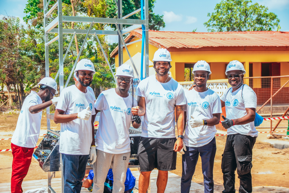 Four City fans, including from our South Ghana OSC, volunteered alongside Joleon Lescott 