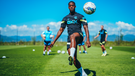 Mbete joins Bolton on loan