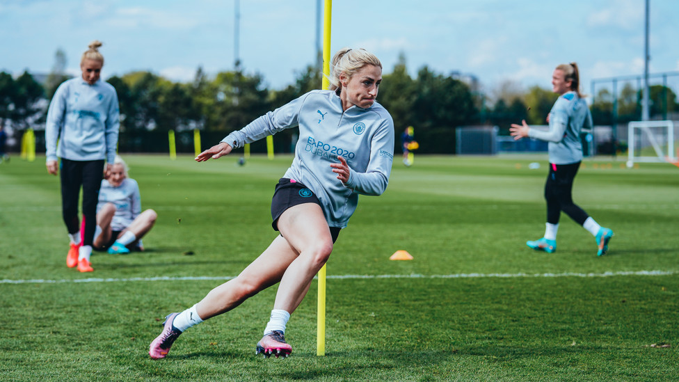 CITY SPRINTS : Laura Coombs puts her foot on the gas