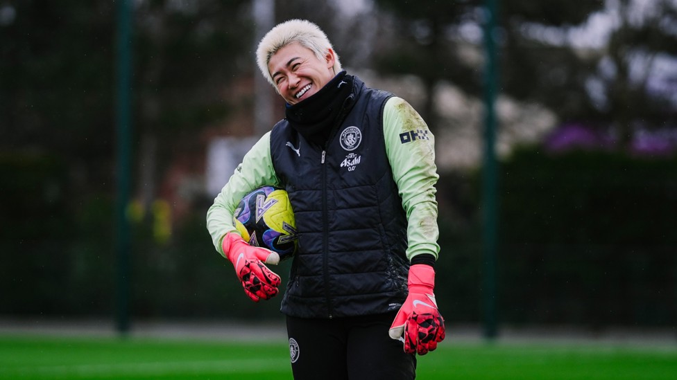 WRAPPED UP WARM : Ayaka Yamashita getting used to the conditions