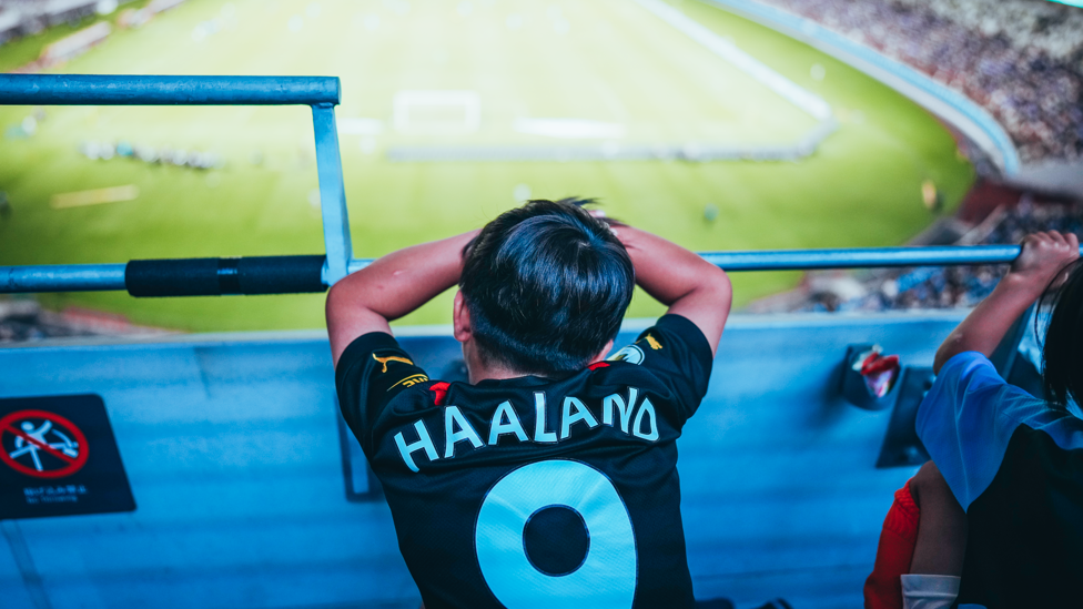 WAITING FOR THE MAN : A local fan hoping to see his hero