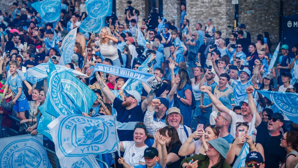 THE CITY IS BLUE : A stunning turnout