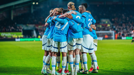 GROUP HUG: Squad goals!
