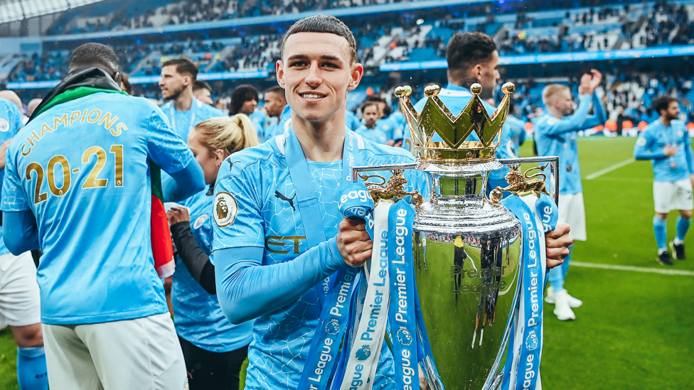 ANOTHER ONE  : He lifted his third Premier League title after a 5-0 victory over Everton in 2021. 