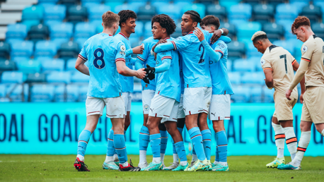 EDS see off Chelsea as title edges nearer