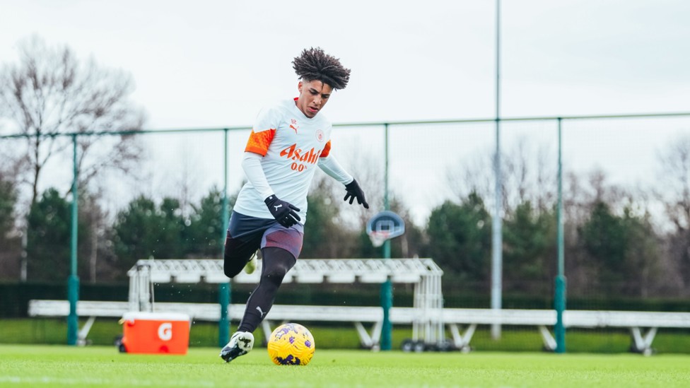 ON THE BALL : Lewis in action