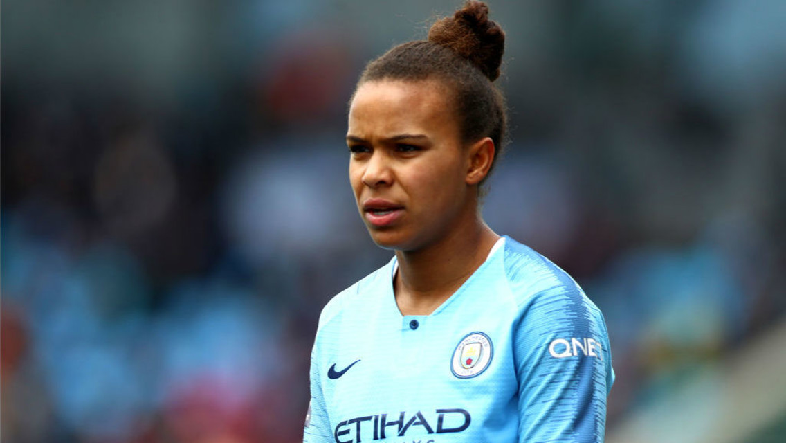 Nikita Parris joins Lyon