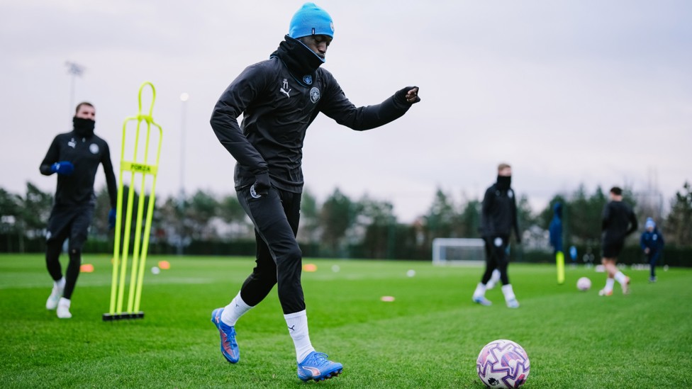 SUPER SANGARE : Mamad Sangare in possession. 