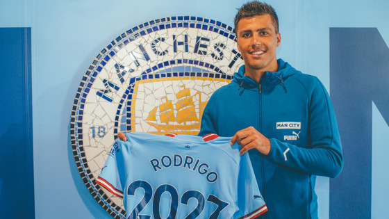 Manchester City renova o contrato de astro do elenco