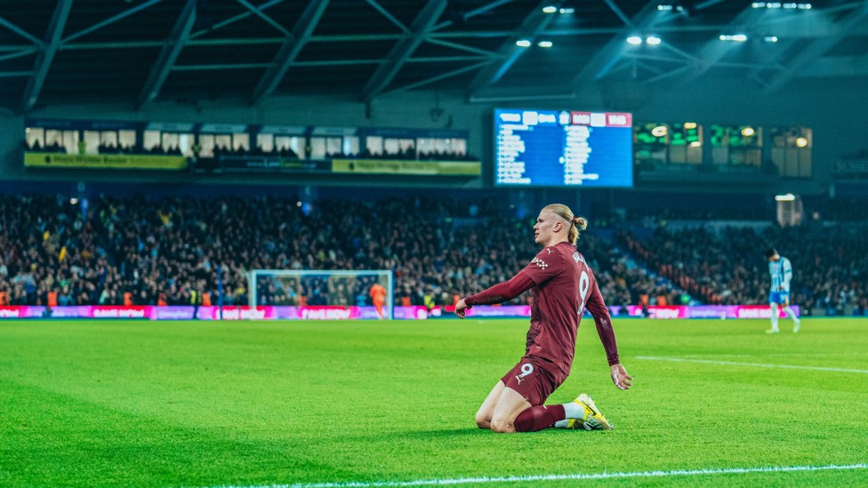 Brighton (away) : Right foot. Inside the box