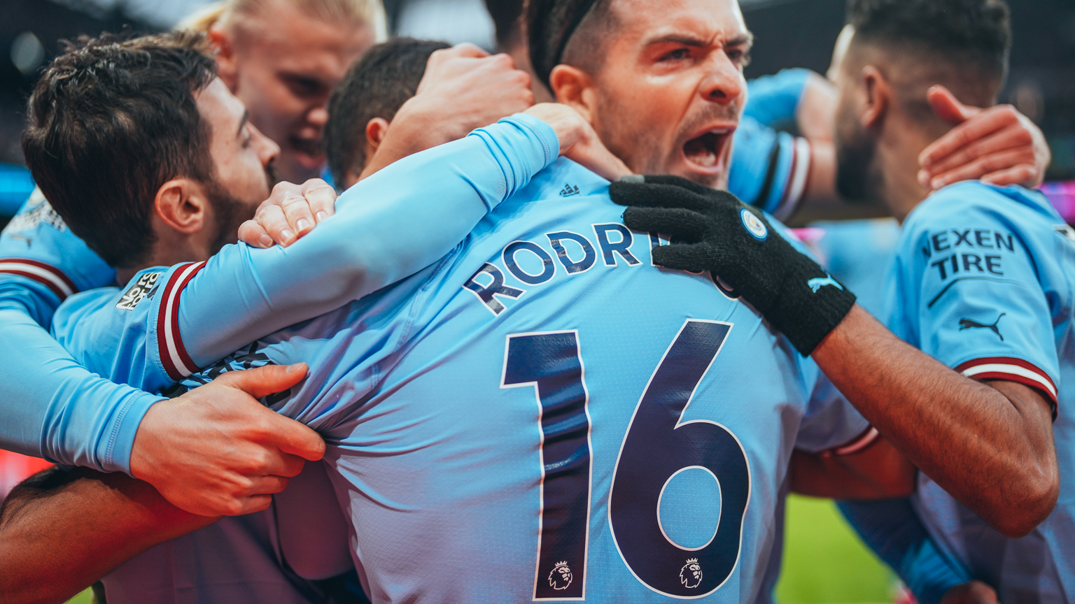 City move to within three points of leaders with win over Villa