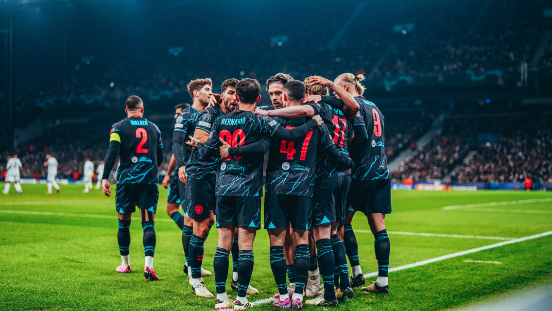 GROUP HUG: KDB feels the love!