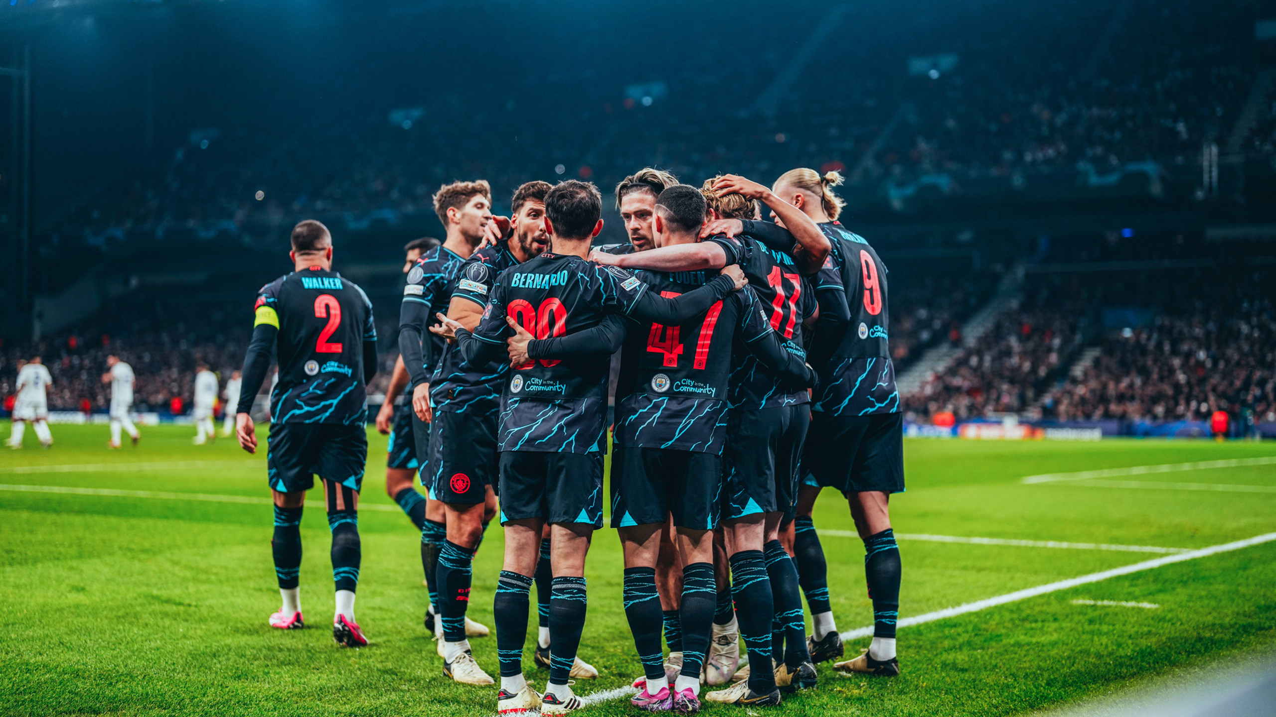 GROUP HUG: KDB feels the love!