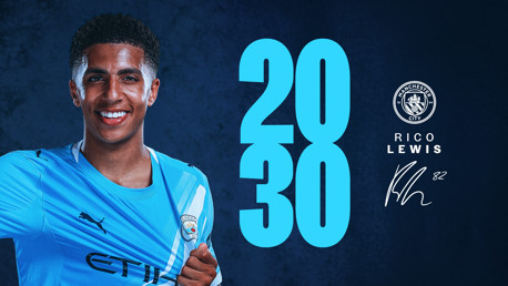 Lewis reveals favoured position after signing new contract 