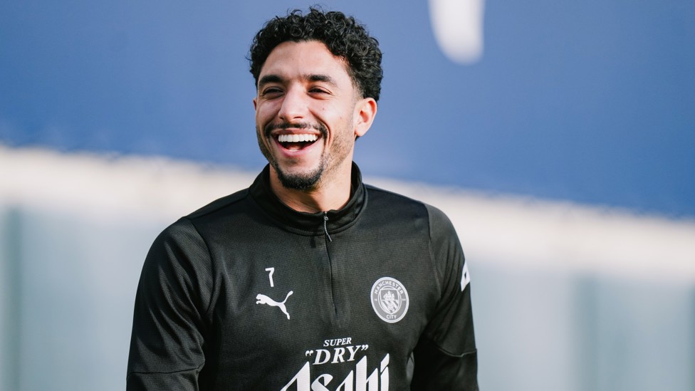 ALL SMILES : Omar Marmoush gets involved