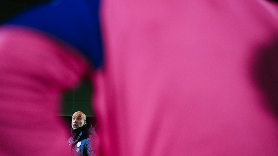 PEEK-A-BOO : An alternative angle of Pep's team talk