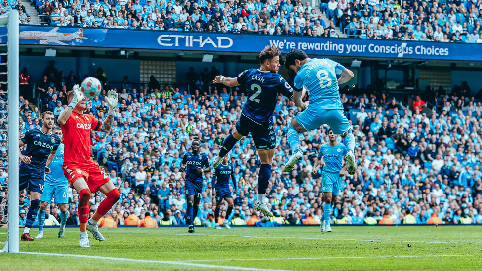 ONE BACK : Gundogan halves the deficit with a super header.