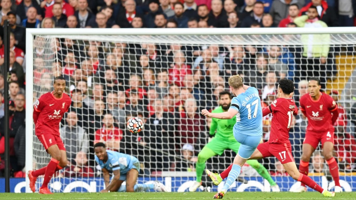BELGIAN MAGIC: De Bruyne's curling strike brings City level again!
