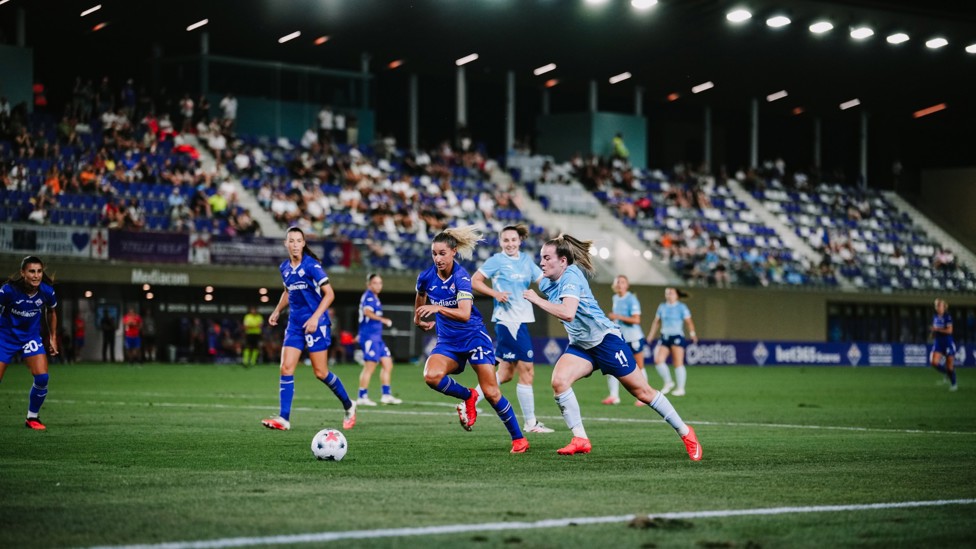 PACE: Lauren Hemp tests the Fiorentina defence