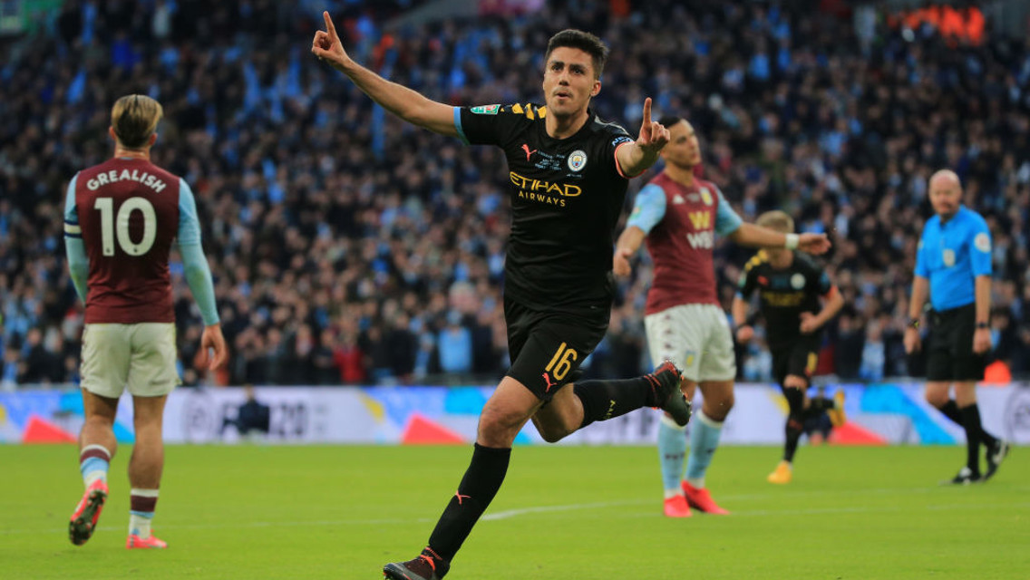 O gol de Rodrigo na Carabao Cup.