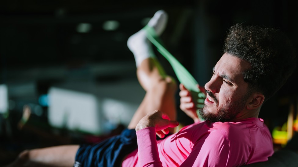 RECOVERY : Rayan Cherki stretches out