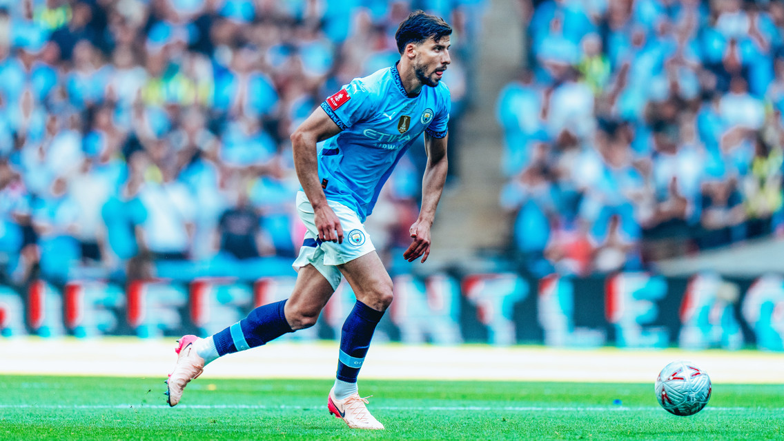 DOMINANT DIAS: Playing out from the back.
