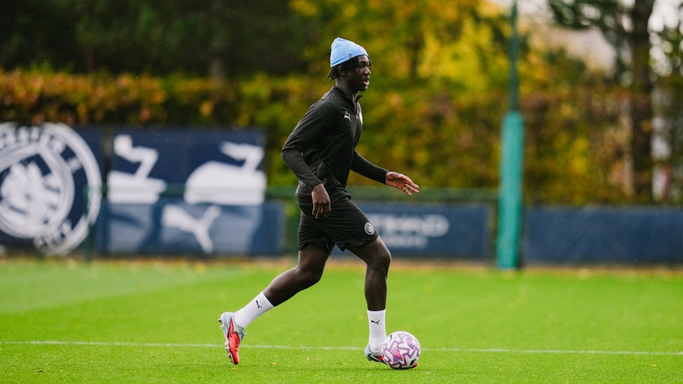 COMMANDING PRESENCE : Yohann Obin looks for a team-mate. 