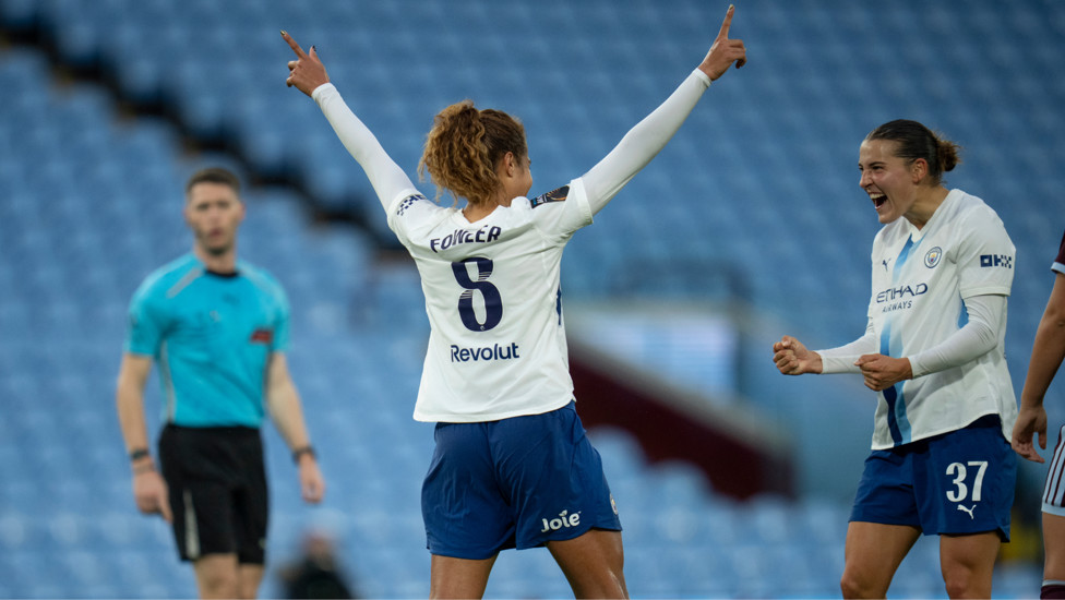 MAGICAL MARY : Fowler doubles City's lead with a fine goal! 