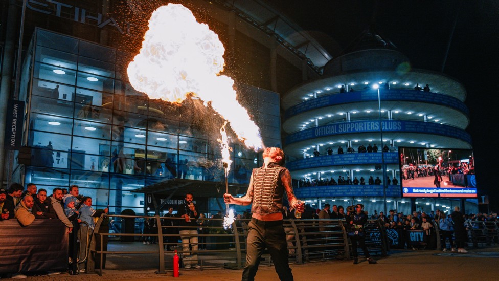 FIRE SHOW : Bringing the heat on Bonfire Night!