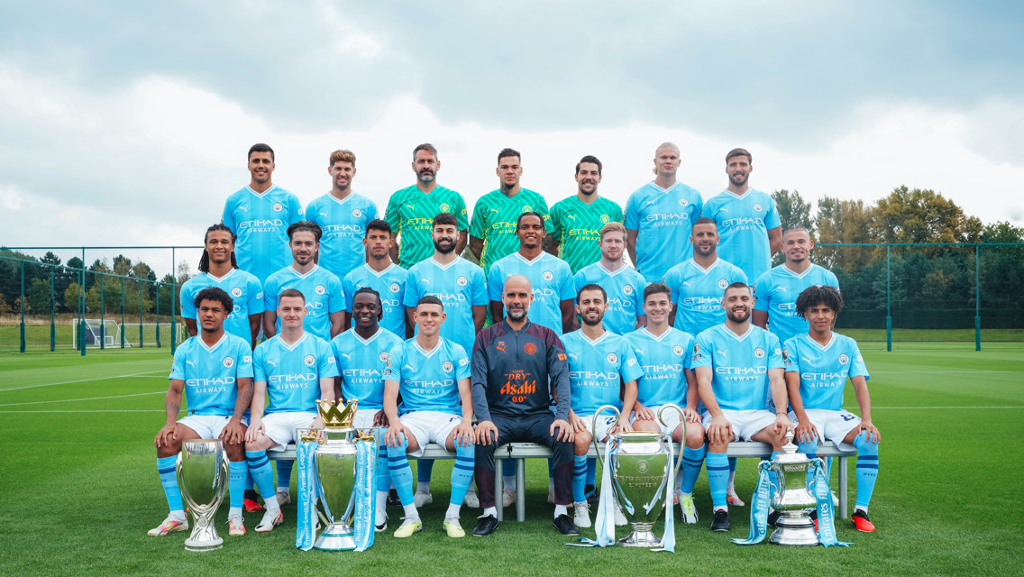 Galeri: Foto resmi tim 2023/24 City