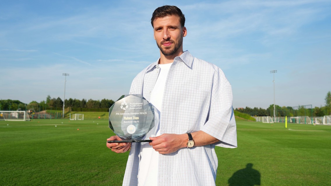 Dias and Thomas pick up Community Award