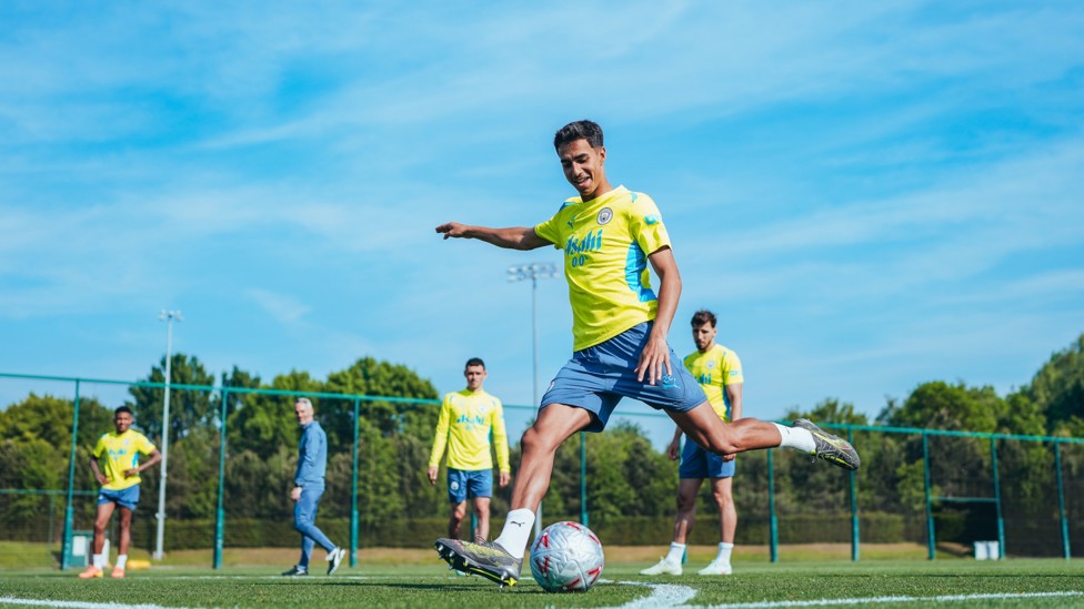 SHOOTING DRILLS : Vitor Reis ready to fire one on target. 